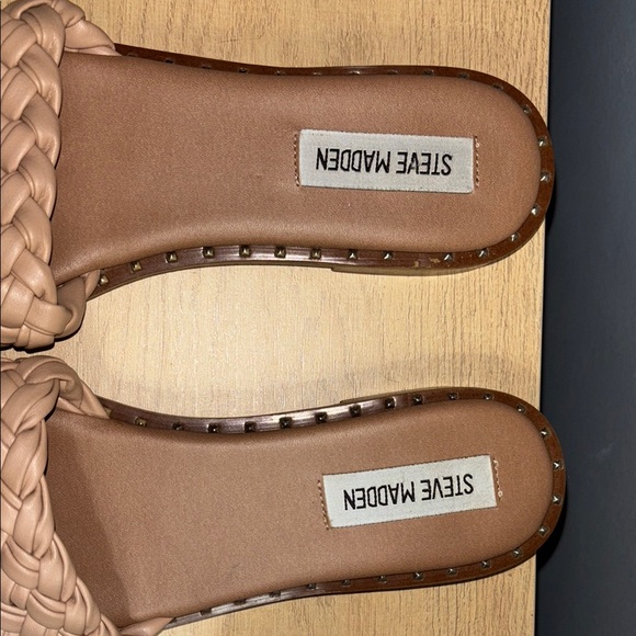 Steve Madden Tan Woven Sandals - Picture 3 of 5